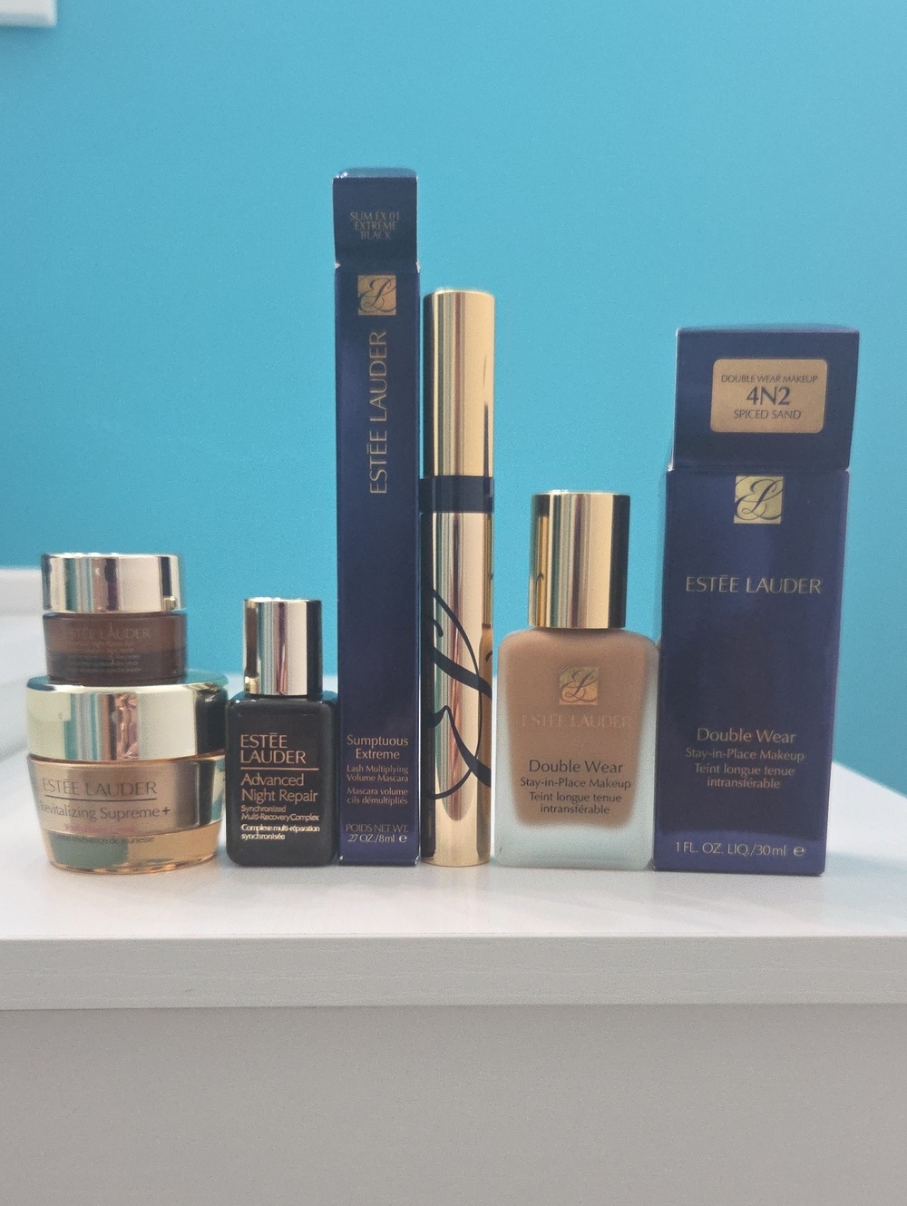 Estee Lauder Skincare & Makeup Set - Picture 1 of 2